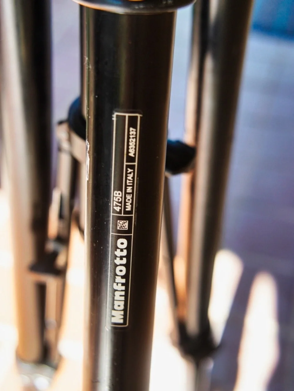 Manfrotto 475B Pro Geared Aluminum Tripod with Ball Head – Made in Italy
